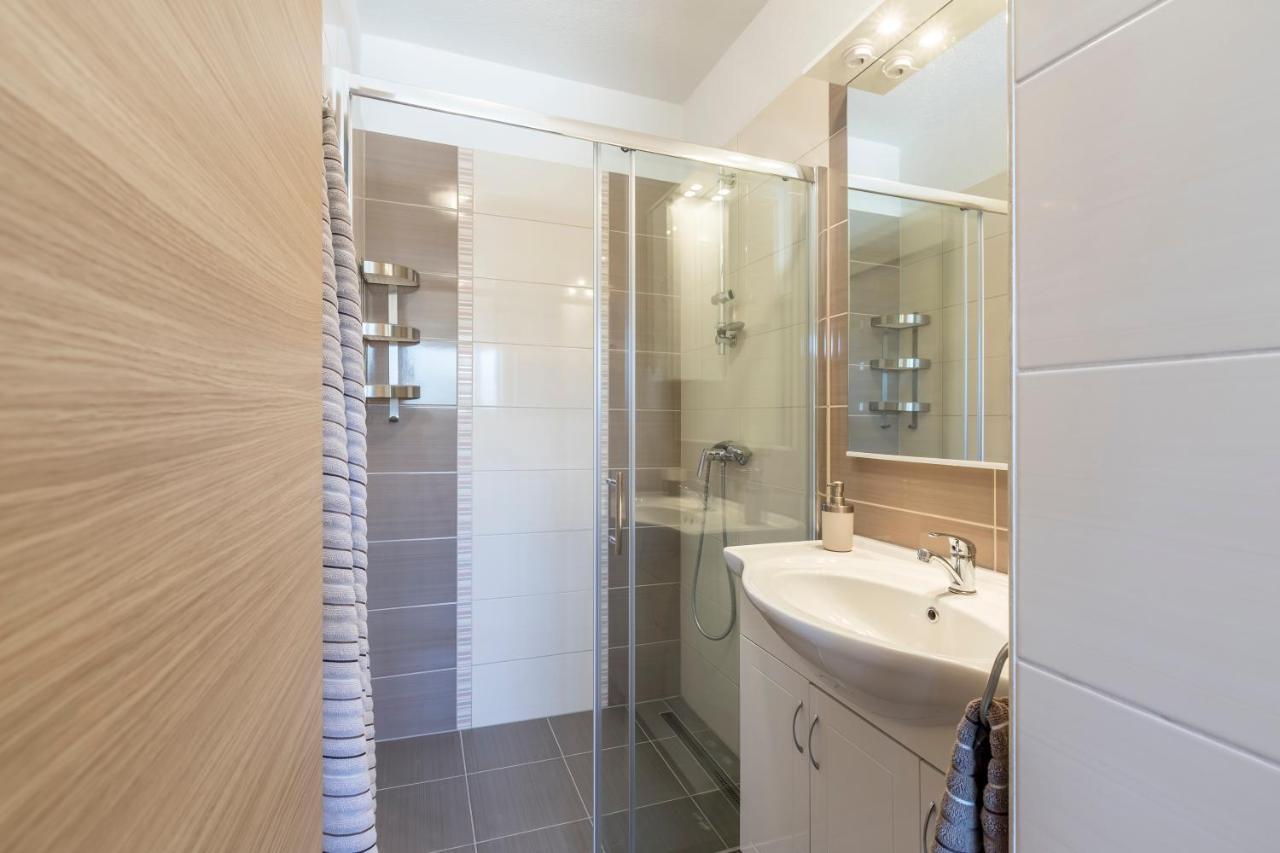 Apart Sa Terasom 250M Od Plaze,Parking,Wi Fi,Rostilj Trogir Exterior photo