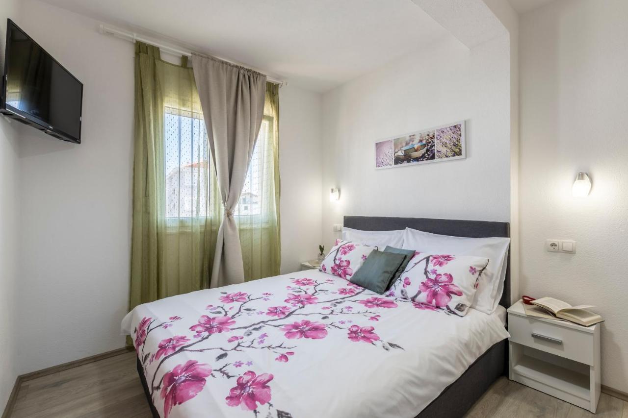 Apart Sa Terasom 250M Od Plaze,Parking,Wi Fi,Rostilj Trogir Exterior photo