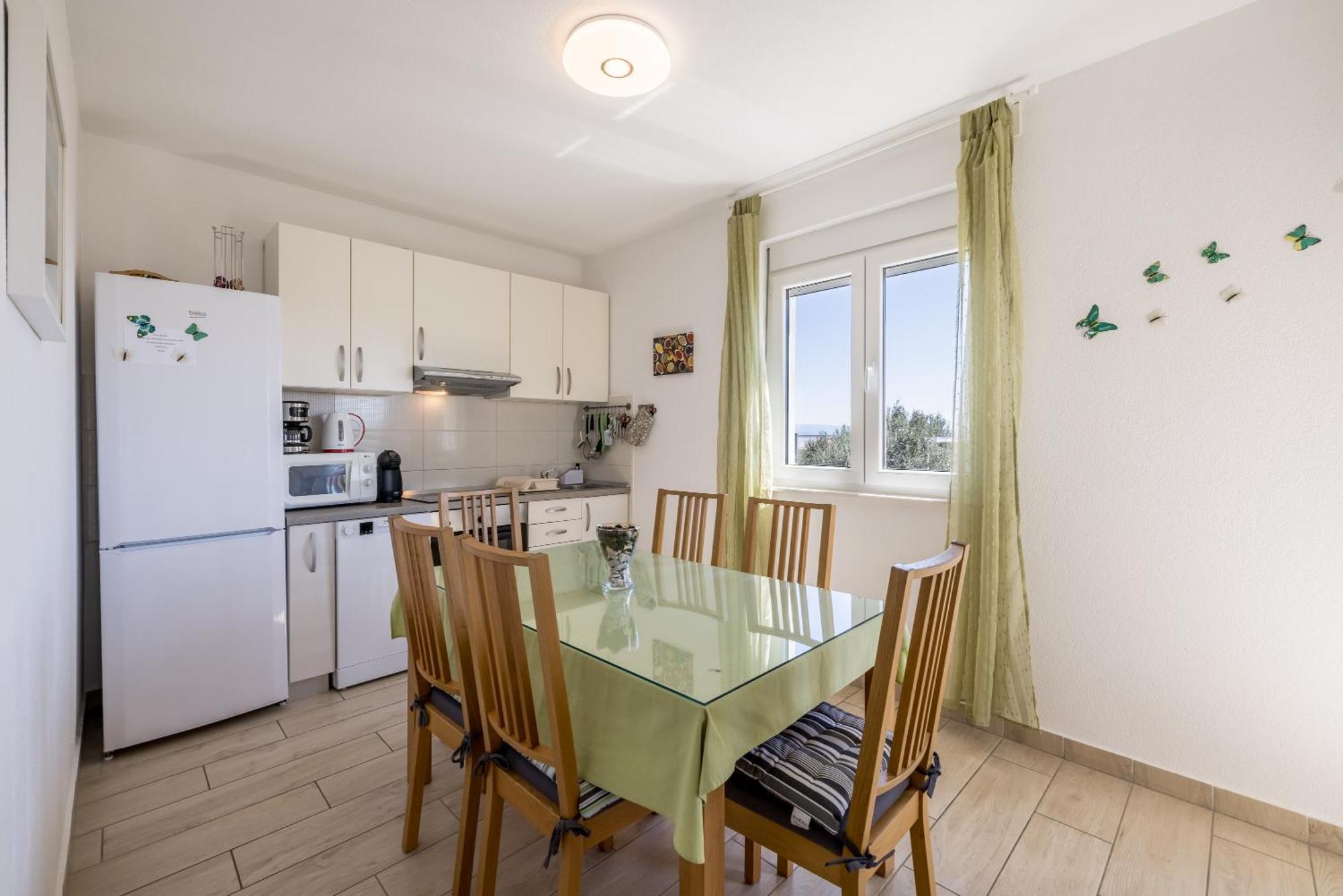 Apart Sa Terasom 250M Od Plaze,Parking,Wi Fi,Rostilj Trogir Exterior photo