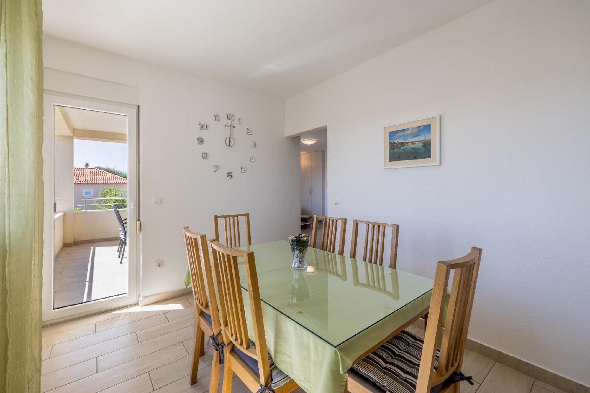Apart Sa Terasom 250M Od Plaze,Parking,Wi Fi,Rostilj Trogir Exterior photo