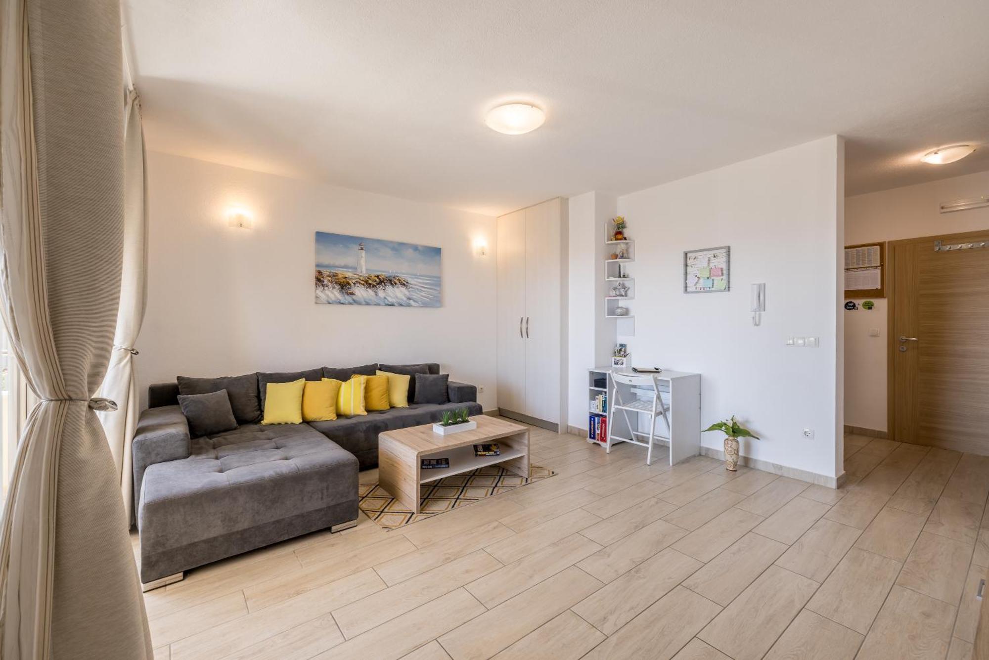 Apart Sa Terasom 250M Od Plaze,Parking,Wi Fi,Rostilj Trogir Exterior photo